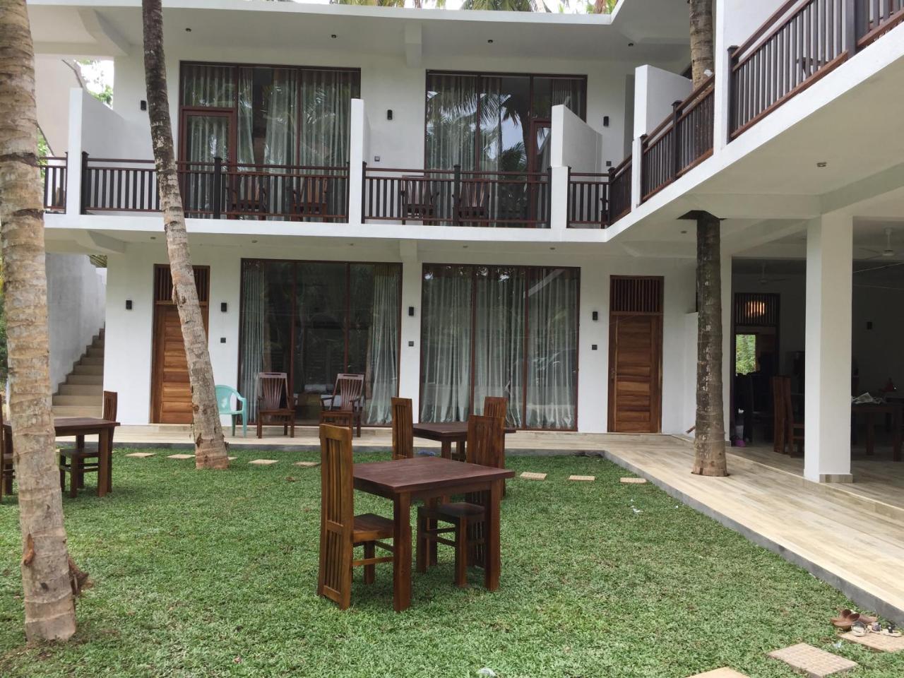 Bay Hiriketiya Hotel Dikwella Ngoại thất bức ảnh