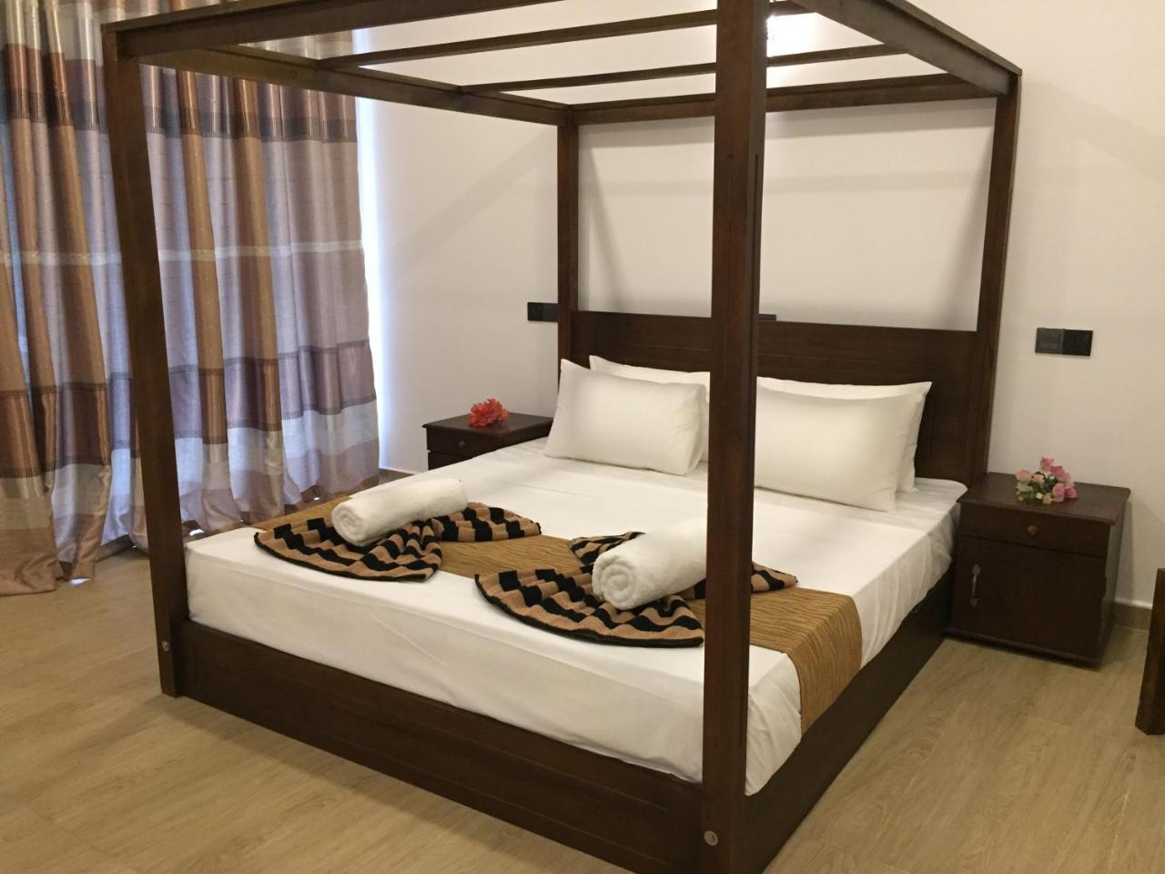 Bay Hiriketiya Hotel Dikwella Ngoại thất bức ảnh