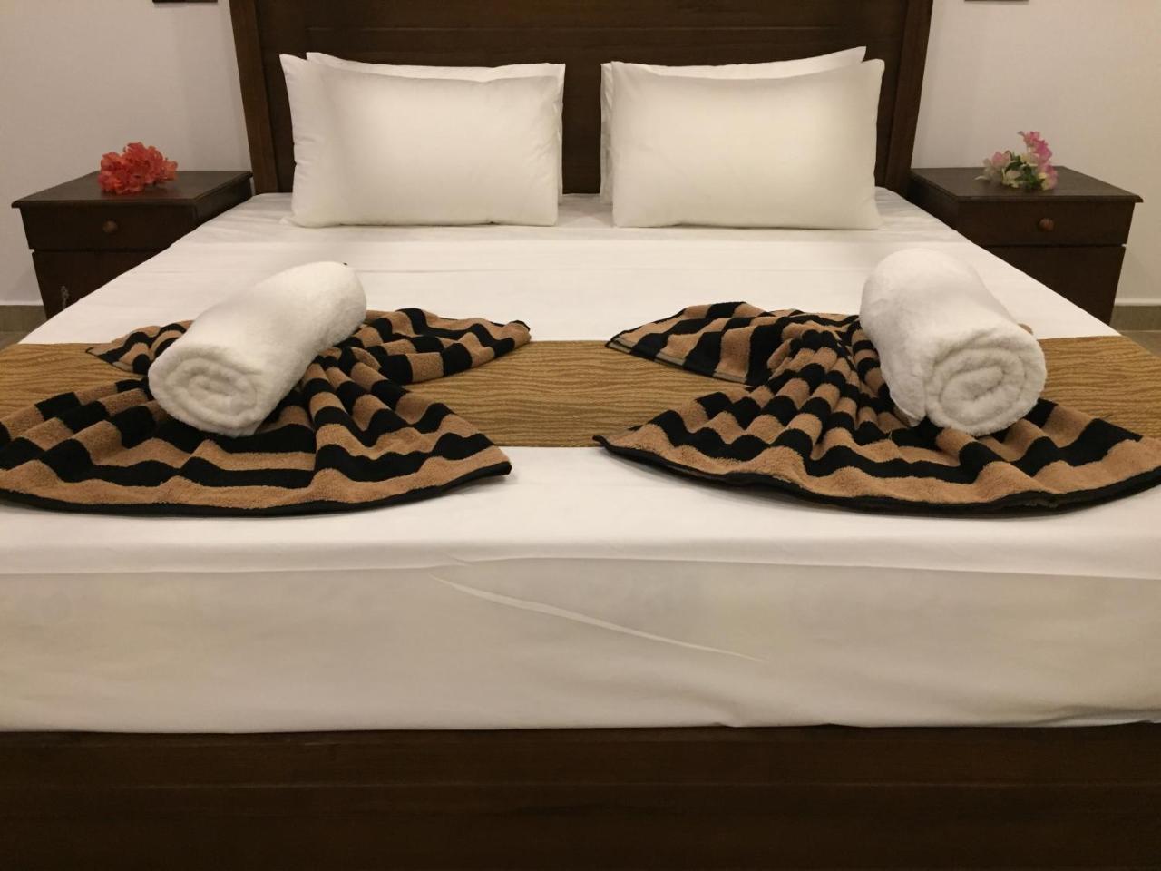 Bay Hiriketiya Hotel Dikwella Ngoại thất bức ảnh
