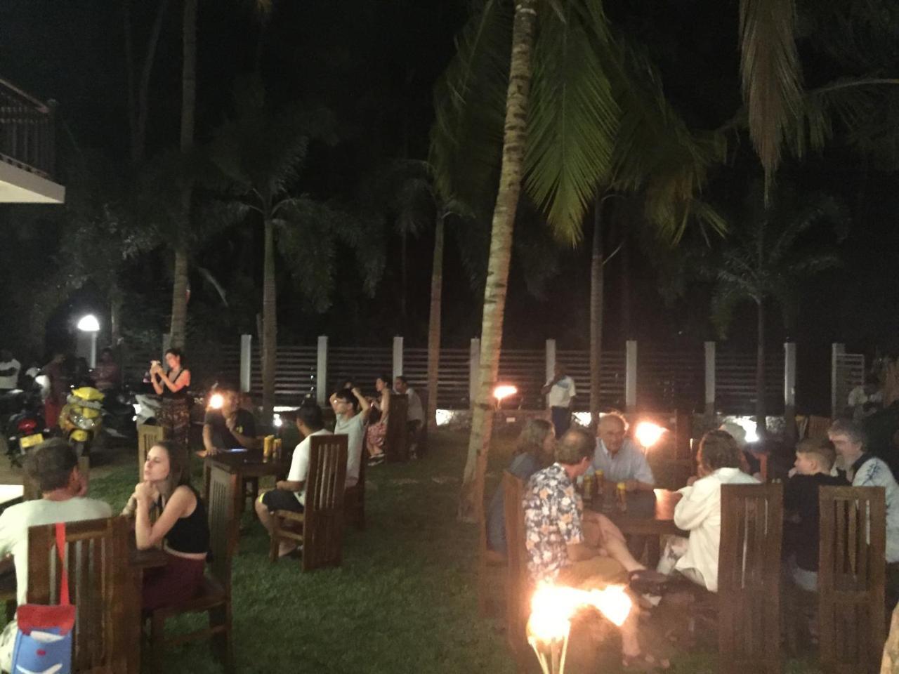 Bay Hiriketiya Hotel Dikwella Ngoại thất bức ảnh