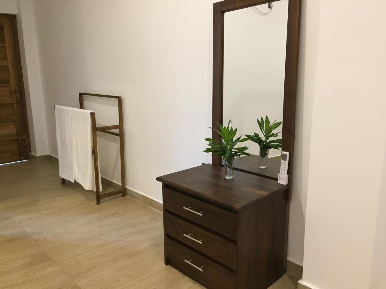 Bay Hiriketiya Hotel Dikwella Ngoại thất bức ảnh