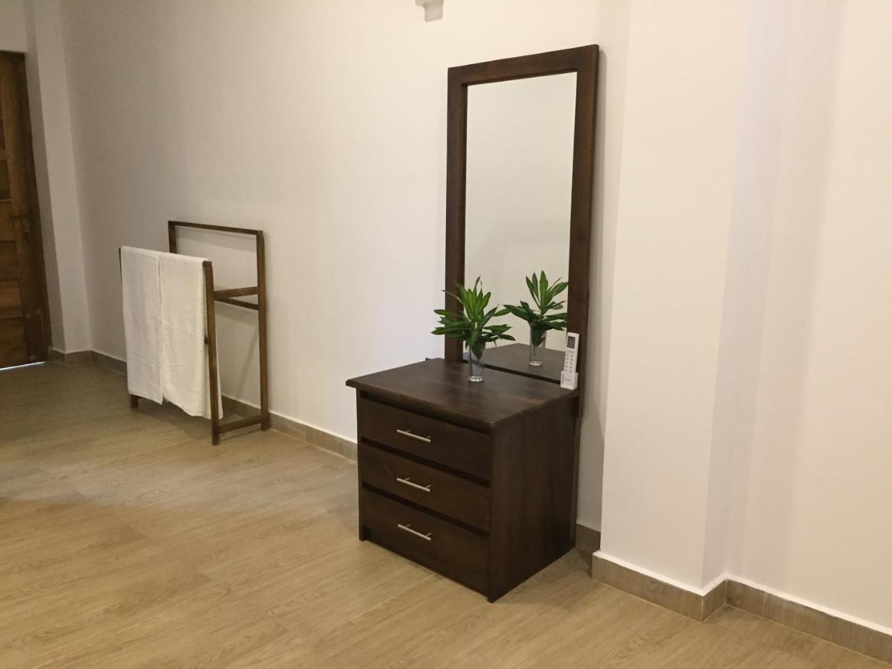 Bay Hiriketiya Hotel Dikwella Ngoại thất bức ảnh