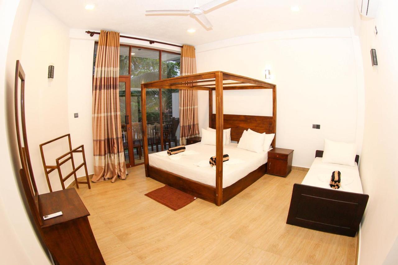 Bay Hiriketiya Hotel Dikwella Ngoại thất bức ảnh