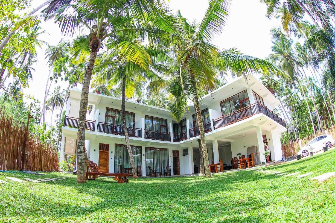 Bay Hiriketiya Hotel Dikwella Ngoại thất bức ảnh