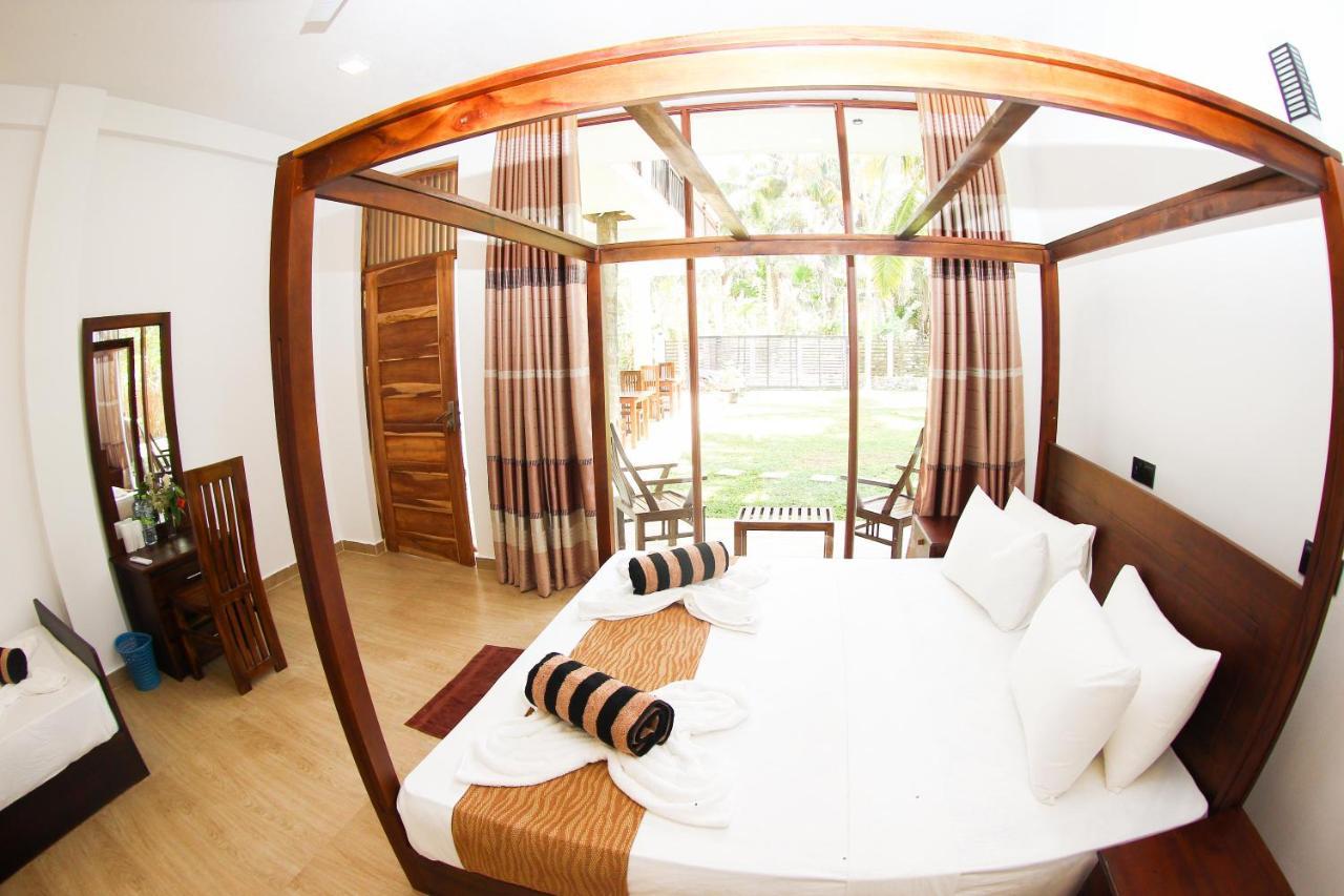 Bay Hiriketiya Hotel Dikwella Ngoại thất bức ảnh