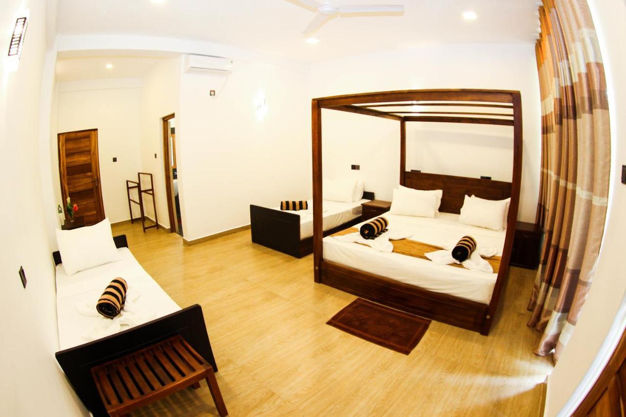 Bay Hiriketiya Hotel Dikwella Ngoại thất bức ảnh