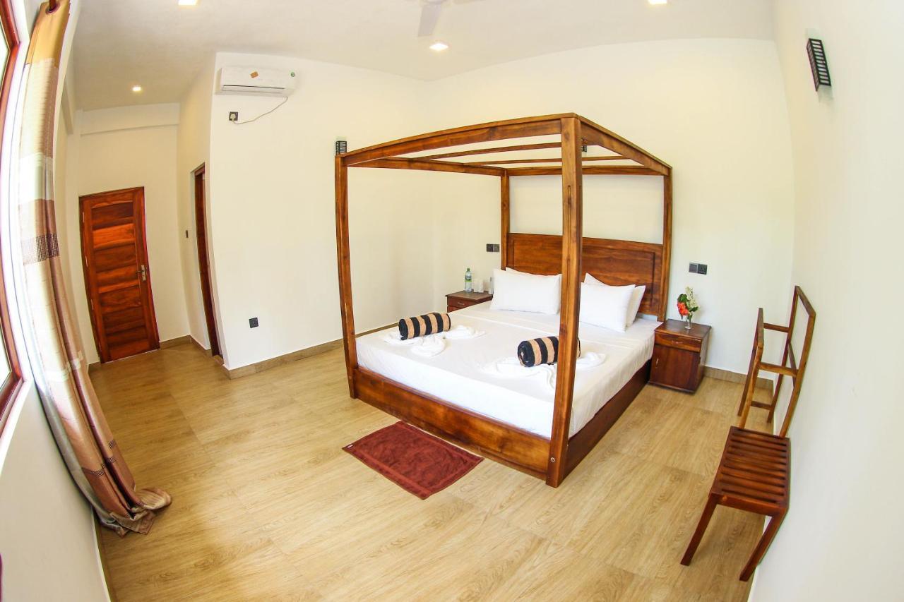 Bay Hiriketiya Hotel Dikwella Ngoại thất bức ảnh