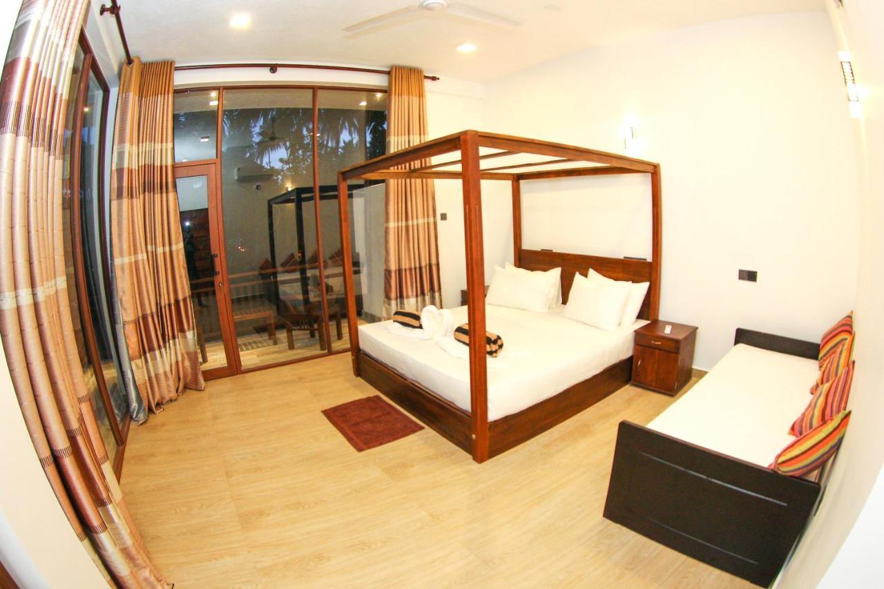 Bay Hiriketiya Hotel Dikwella Ngoại thất bức ảnh