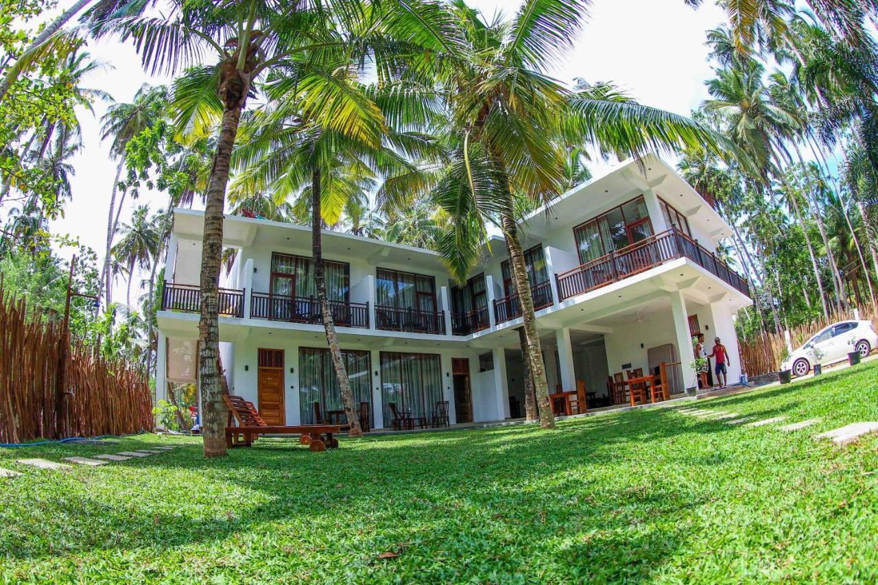 Bay Hiriketiya Hotel Dikwella Ngoại thất bức ảnh