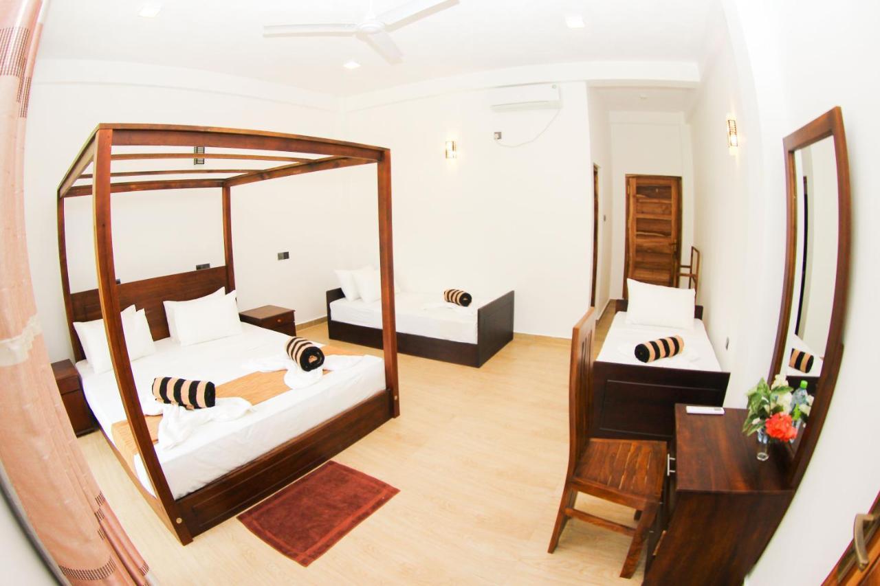 Bay Hiriketiya Hotel Dikwella Ngoại thất bức ảnh