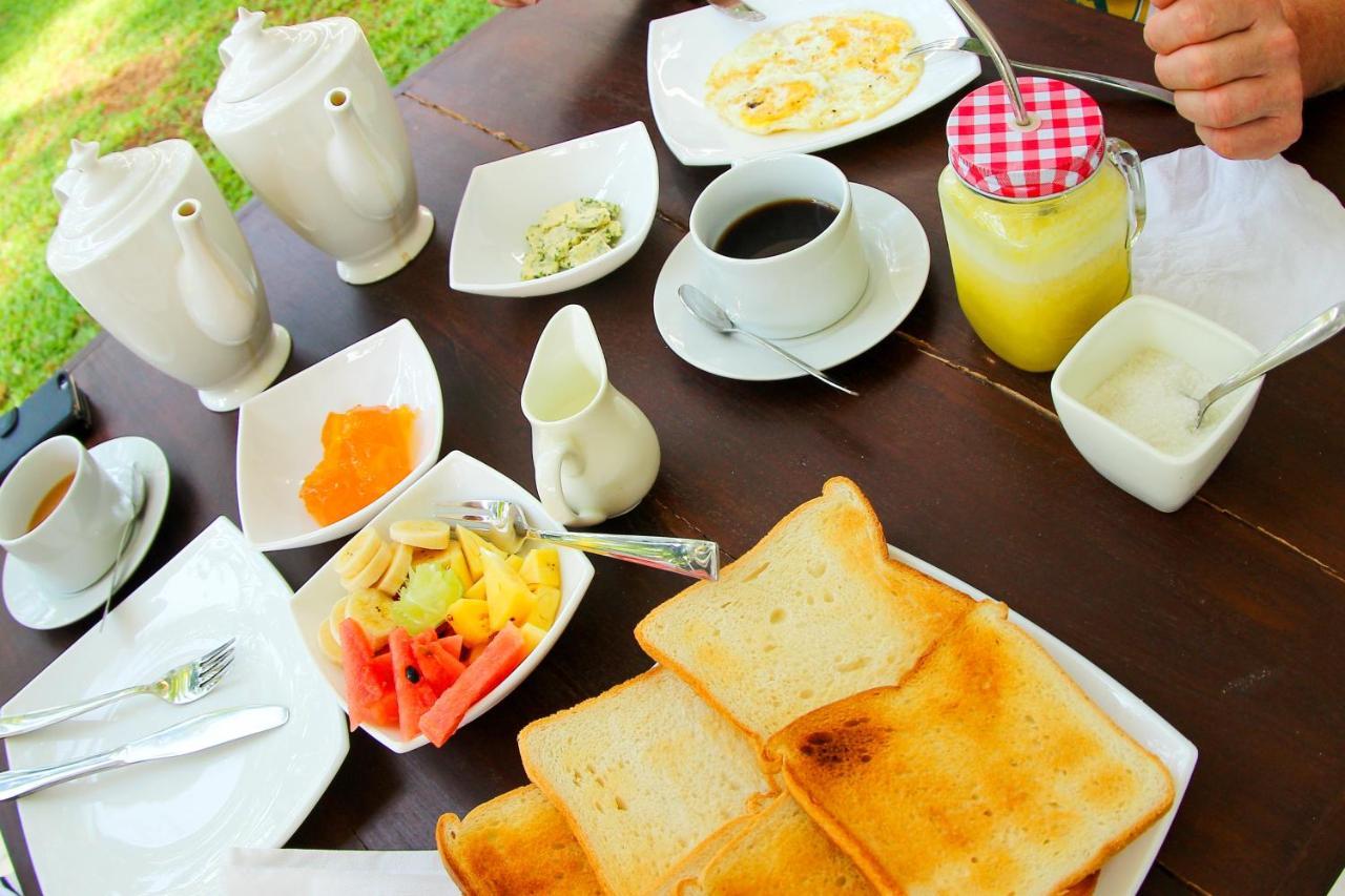 Bay Hiriketiya Hotel Dikwella Ngoại thất bức ảnh