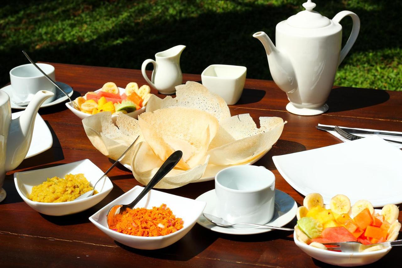 Bay Hiriketiya Hotel Dikwella Ngoại thất bức ảnh