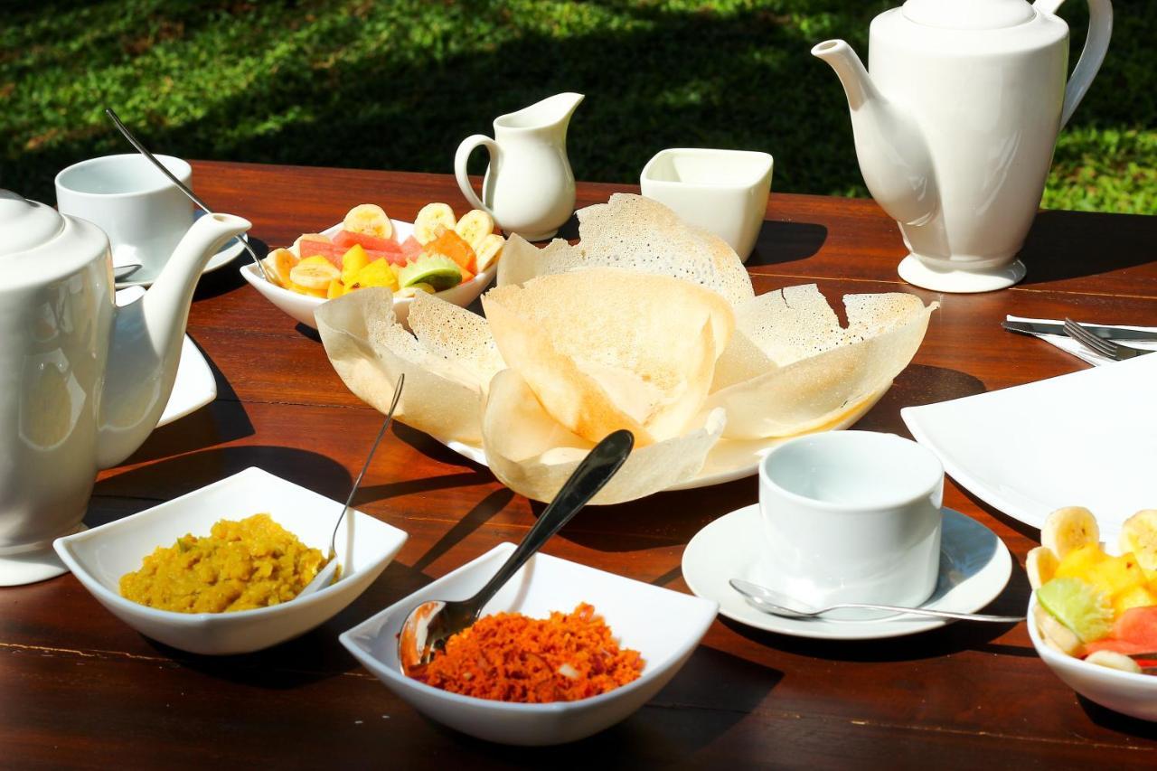 Bay Hiriketiya Hotel Dikwella Ngoại thất bức ảnh